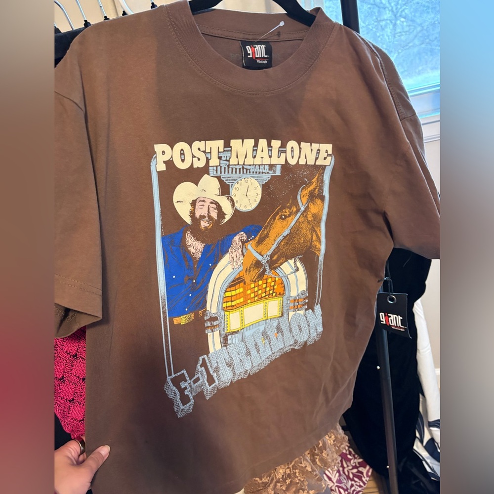 Post Malone "F-1 Trillion" jukebox horse T- shirt - NWT - medium